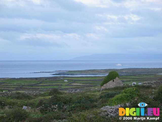 19089 View with Inishmore ferry